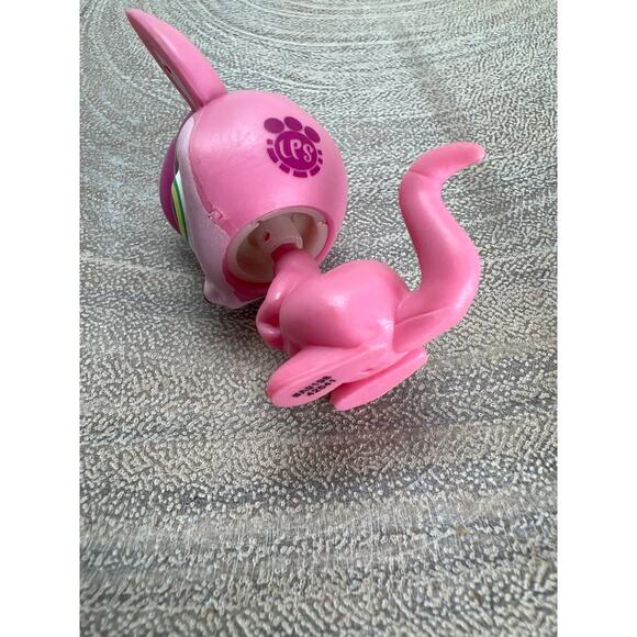 Littlest Pet Shop #3656 Lola Hopalong Pink Kangaroo Green Eyes 2014 - Picture 4 of 4